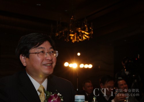  114TE񿂽(jng)¶_ĵ΢Ц